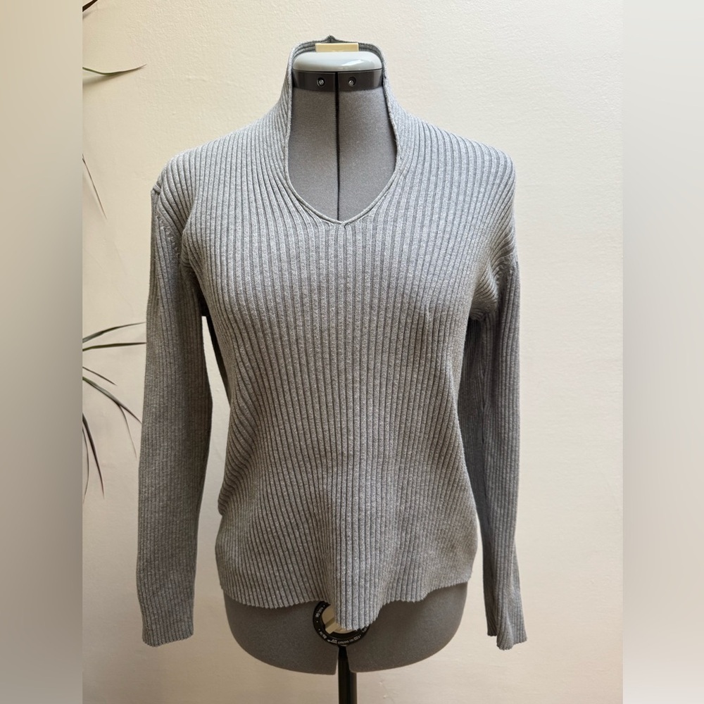 Vintage Y2K J. Jill Light Gray V-Neck Sweater with collar - Picture 2 of 8